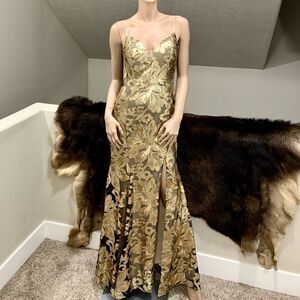 Gorgeous Sequined Golden Floral Lace Mermaid Gown